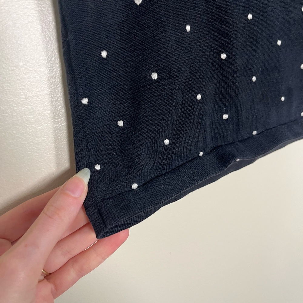 Women’s Size M Garfield & Marks Black Sleeveless Sweater Top with White Dots - Picture 3 of 4